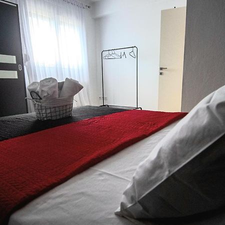 Mistral Luxury Living Aparthotel Néa Péramos Εξωτερικό φωτογραφία