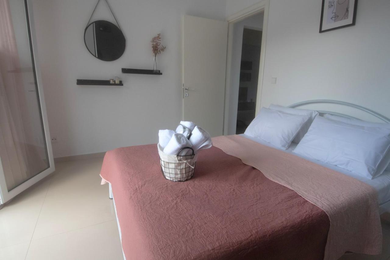 Mistral Luxury Living Aparthotel Néa Péramos Εξωτερικό φωτογραφία